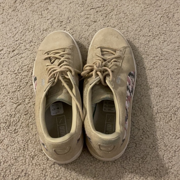 Pumas with fun camo detail - Picture 2 of 2